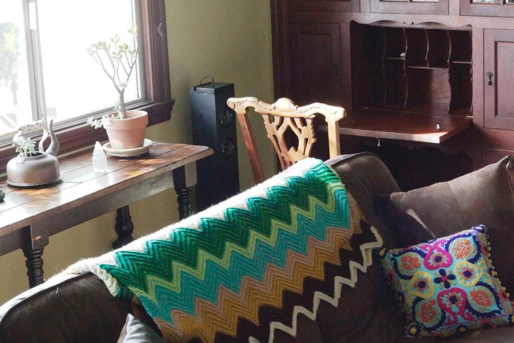 Beautiful, Historic Family Home Near Lake Merritt Оукланд Екстериор снимка