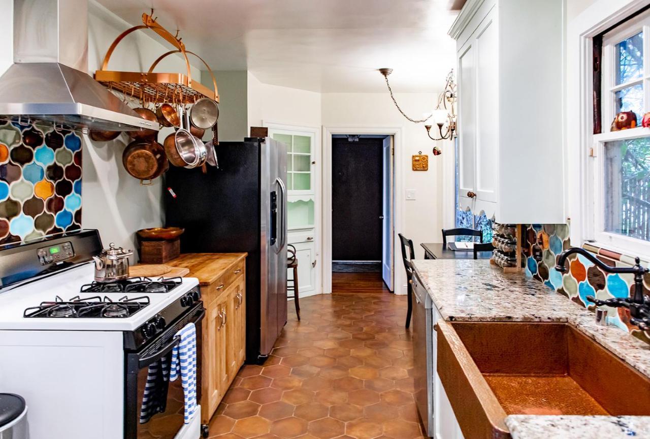 Beautiful, Historic Family Home Near Lake Merritt Оукланд Екстериор снимка